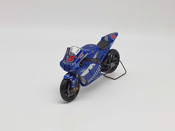 XE MÔ HÌNH YAMAHA M1 GO NO5 1:18 NEWRAY (xanh)