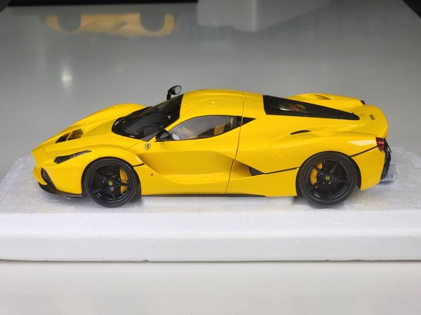 Xe Mô Hình Ferrari LaFerrari 1:18 BBR Models ( Vàng )