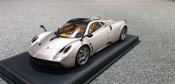 XE MÔ HÌNH PAGANI HUAYRA 1:18 MOTOMAX (GOLD)