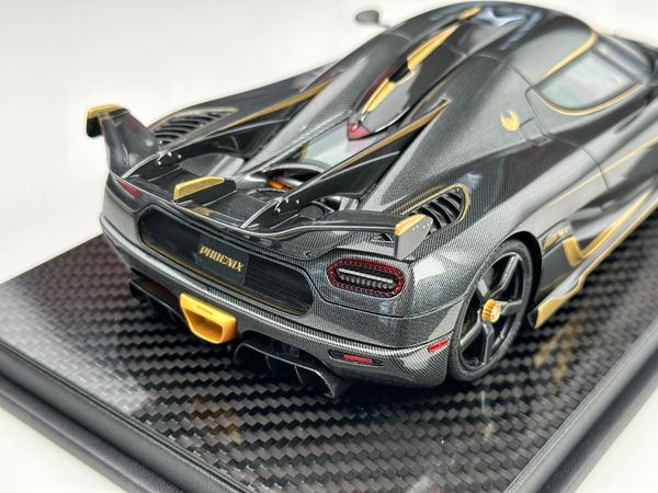 Xe Mô Hình Koenigsegg Agera RS Phoenix Limited 500pcs 1:18 Frontiart (Đen Carbon Viền Vàng)