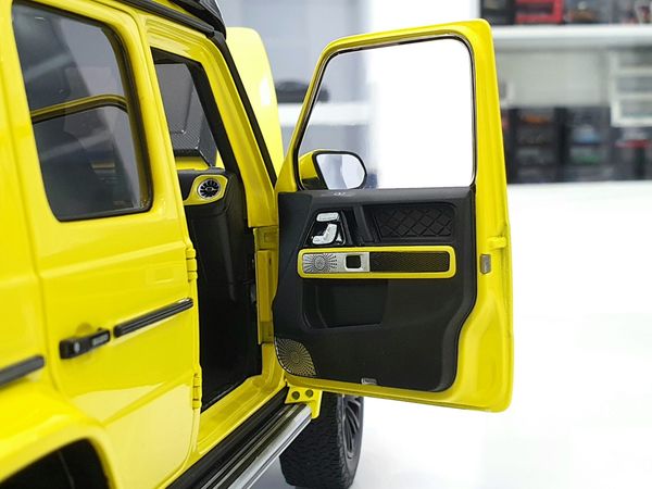 Xe Mô Hình Brabus G-Class With Adventure Package (Mercedes-AMG G63) - 2020 1:18 Almost Real (Vàng)