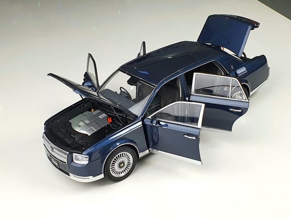 Xe mô hình Toyota Century 1:18 LCD (Blue)