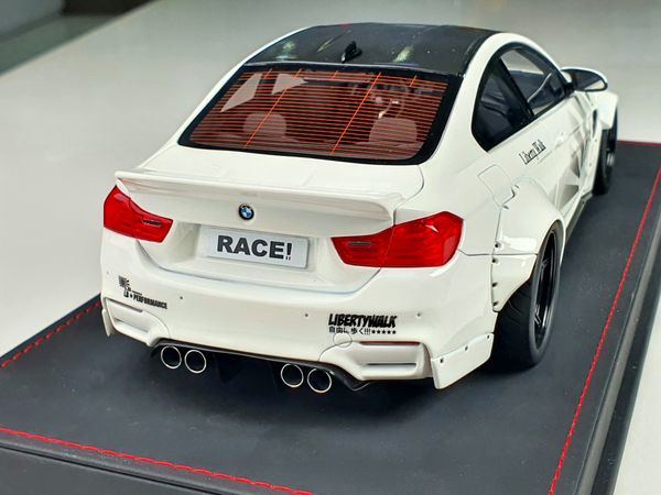 Xe Mô Hình BMW M4 LB 1:18 Motorhelix ( Trắng )