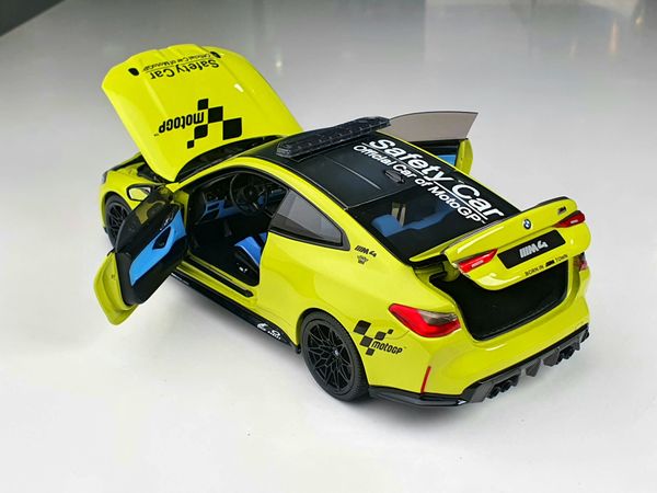 Xe Mô Hình BMW M4 - 2020 1:18 MiniChamps (Safety Car)