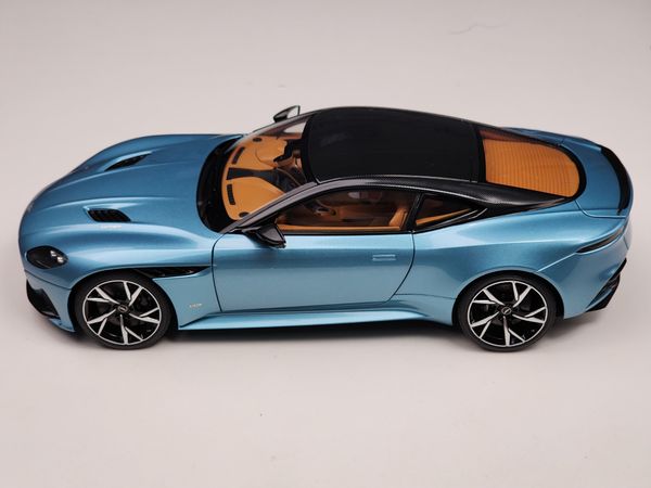 Xe mô hình Aston Martin DBS Superleggera 1:18 Autoart (Caribbean Pearl Blue)