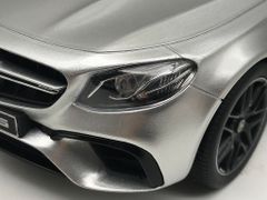 Xe Mô Hình Mercedes-Amg E 63 S 1:18 GtSpirit ( Bạc )