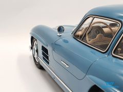 Xe Mô Hình Mercedes-Benz 300 SL Coupe 1:12 GTSpirit ( Xanh )