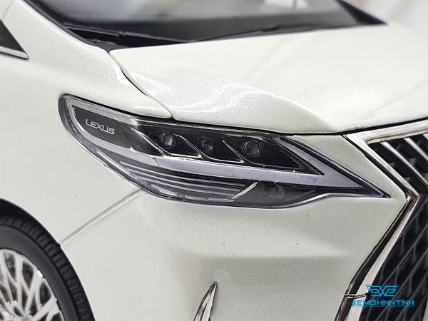 Xe Mô Hình Lexus LM300h 1:18 Kengfai (Trắng)