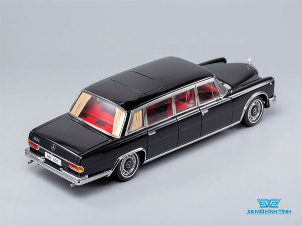 Xe Mô Hình Mercedes-Benz Pullman MB 600 1:18 Kengfai (Đen Nội Thất Đỏ)