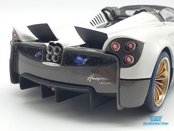 Xe Mô Hình Pagani Huyara 1:18 LCD ( Trắng)