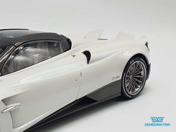 Xe Mô Hình Pagani Huyara 1:18 LCD ( Trắng)