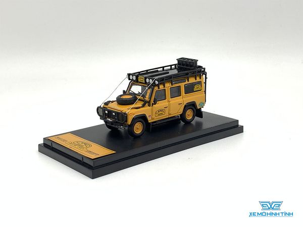 Xe Mô Hình Land Rover Defender 110 Camel 1:64 Master ( Vàng )