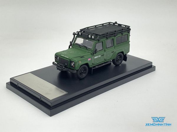Xe Mô Hình Land Rover Defender 110 1:64 Master ( Xanh Quân Đội - Nhám - Hiệu Ứng Đạn )