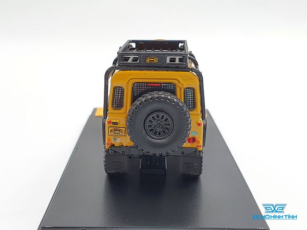 Xe Mô Hình Land Rover Defender 110 1:64 Master (Vàng Phụ kiện)