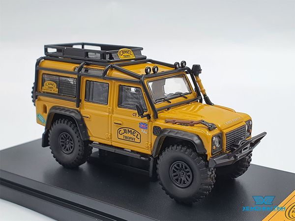 Xe Mô Hình Land Rover Defender 110 1:64 Master (Vàng Phụ kiện)