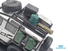 Xe Mô Hình Land Rover Defender 110 1:64 Master ( Trắng )