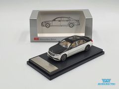 Xe Mô Hình Mercedes-Maybach S-Class 1:64 Master (Trắng Mui Đen)