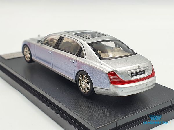 Xe Mô Hình Mercedes-Benz Maybach 62 1:64 Stance Hunters ( Bạc )