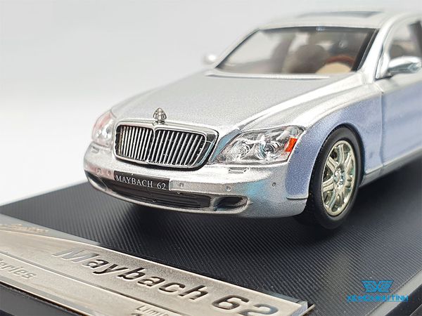 Xe Mô Hình Mercedes-Benz Maybach 62 1:64 Stance Hunters ( Bạc )