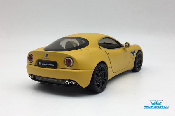 Xe Mô Hình Alfa Romeo 8C Competizione 1:24 Welly (Vàng)