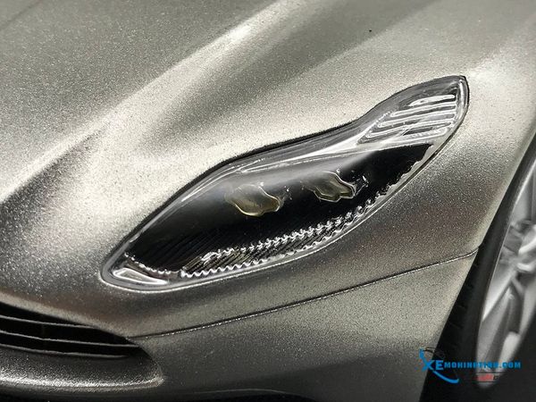 Xe Mô Hình Aston Martin DB11 1:18 Top Speed ( Bạc )