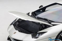 LAMBORGHINI AVENTADOR S (BALLOON WHITE/PEARL WHITE)