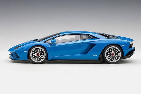 XE MÔ HÌNH LAMBORGHINI AVENTADOR S Baby Blue 1/18 AUTOART