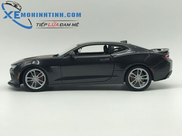 Xe Mô Hình Chevrolet Fifty Camaro 1:18 Maisto (Xám Sọc Cam)