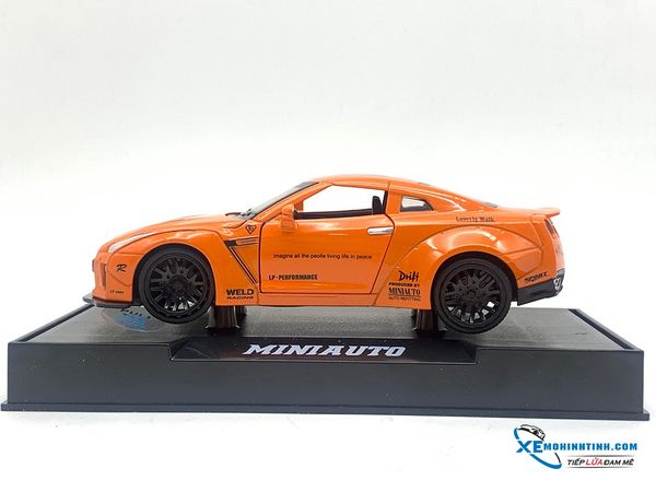 MH NISSAN GTR LIBERTY WALK 1:32 (CAM)