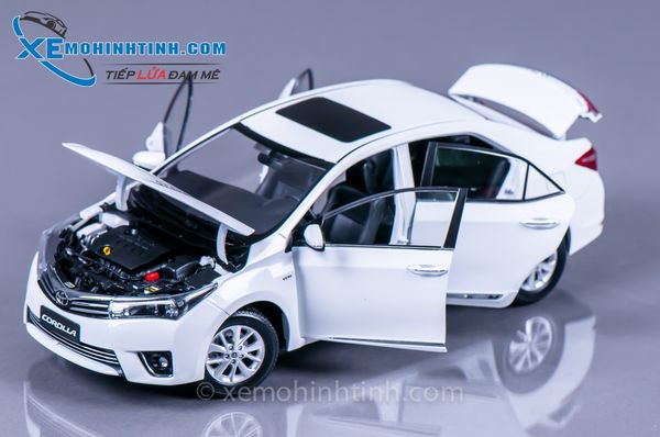 XE MÔ HÌNH TOYOTA COROLLA 2014 1:18 PAUDI (TRẮNG)