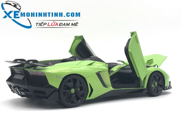 XE MÔ HÌNH LAMBORGHINI AVENTADOR J 1:18 AUTOART (XANH LÁ)