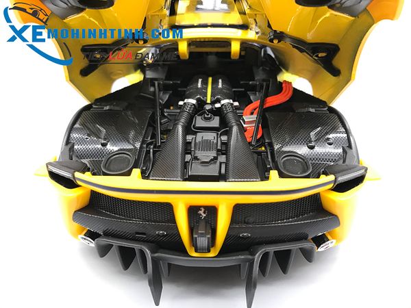 Xe Mô Hình Ferrari FXX K 1:18 Bburago ( Vàng )