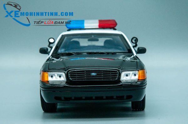 Xe Mô Hình Ford Crow Victoria Los Angeles Police Department Patrol Car 1:18 Daron