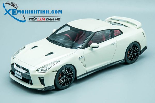 XE MÔ HÌNH NISSAN GT-R35 2017 1:18 TARMAC WORKS (TRẮNG)