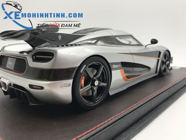 Xe Mô Hình Koenigsegg One:1 1:18 Frontiart (Bạc)