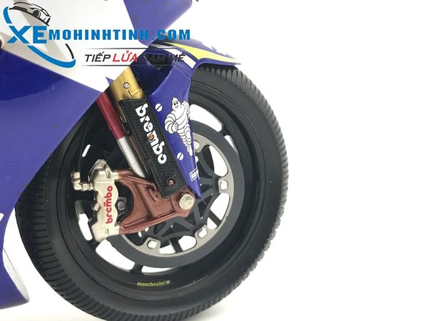 XE MÔ HÌNH YAMAHA YZR R1 VALENTINO ROSSI MOTOGP DONINGTON 2005 + FIGURE 1:12 MINICHAMPS (XANH DƯƠNG #46)