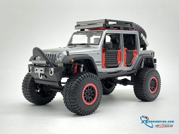 Jeep 2015 Wrangler Unlimited 1:24 Maisto ( Bạc )