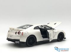Nissan GT-R Year 2017 Bburago 1:24 (Trắng)