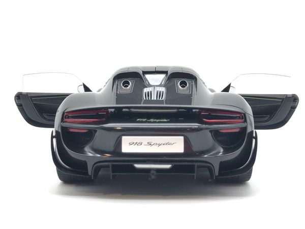 1:18 PORSCHE 918 SPYDER WEISSACH PACKAGE (BASALTSCHWARZMETALLIC/BLACK METALLIC)