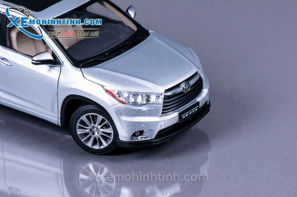 XE MÔ HÌNH TOYOTA HIGHLANDER 2015 1:18 PAUDI (BẠC)