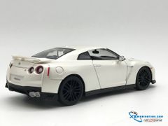 Nissan GT-R Year 2017 Bburago 1:24 (Trắng)