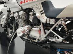 SUZUKI GSX 1100S Autoart 1:12 (Bạc)