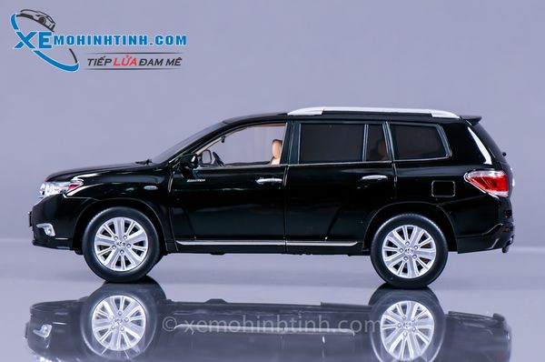 Xe Mô Hình Toyota Highlander 2012 1:18 Paudi (Đen)