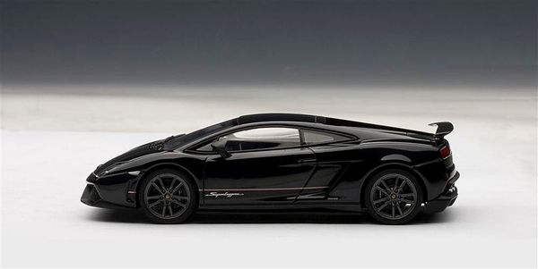 1/43 LAMBORGHINI GALLARDO LP570-4 SUPERLEGGERA (NERO NOCTIS/BLACK)