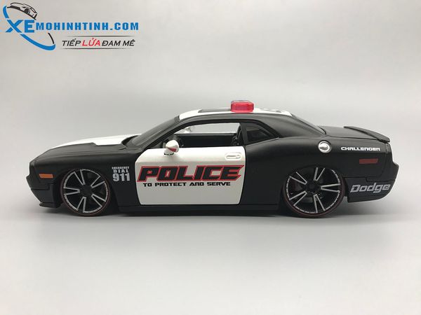 Xe Mô Hình Dodge Challenger Police 1:24 Maisto (Trắng)
