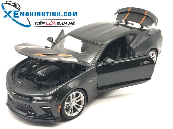 Xe Mô Hình Chevrolet Fifty Camaro 1:18 Maisto (Xám Sọc Cam)