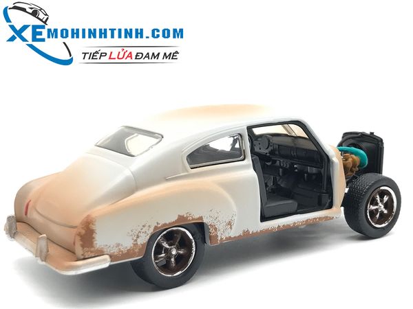MH DOM'S CHEVY FLEETLINE 1:32 (TRẮNG)