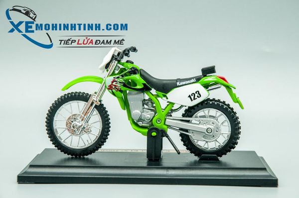 XE MÔ HÌNH KAWASAKI KLX250SR 1:18 MAISTO (XANH LÁ)