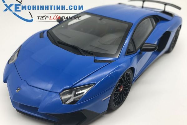 1/18 LAMBORGHINI AVENTADOR LP750-4 SV (BLU LEMANS/BLUE)