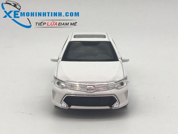 HỘP XE MÔ HÌNH Toyota Camry WELLY 1:36 (Trắng)